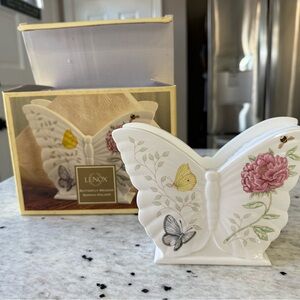 NEW Lenox Butterfly Meadow Napkin holder